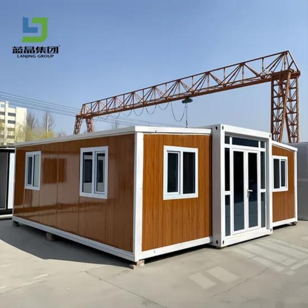 China Expandable Container House 38m² Steel Structure Mobile Office Camp factory