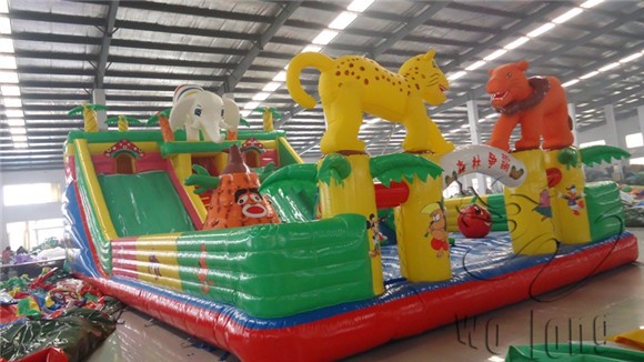 large cartoon inflatable bouncer for kids