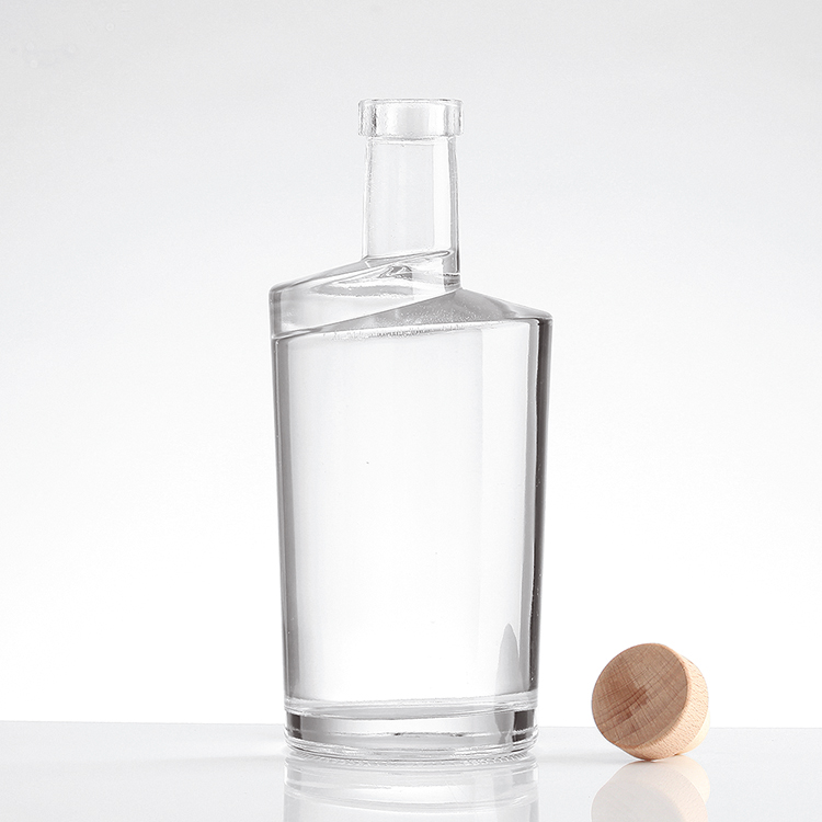 Hot Stamping Surface Handling Empty Whisky Vodka Glass Bottles for Customized Designs