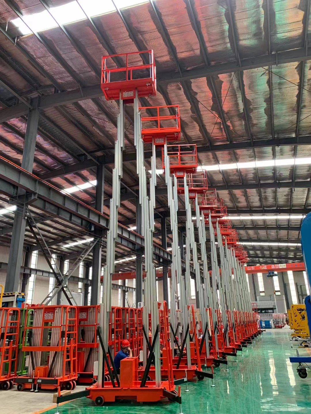10 m light weight one man lift Aluminium Aerial Work Platform Lift