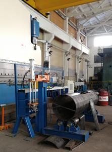 China Model 680/2000 CNC 2000mm Light Pole Door Cutting Machine factory