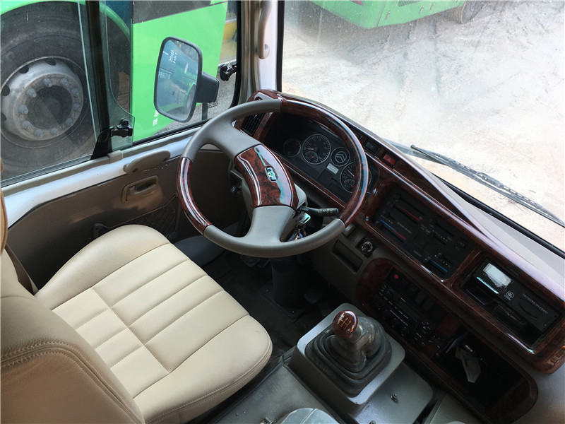 Second Hand Used Yutong Passenger Commuter Bus City Transportation 19 Seats 7300kg