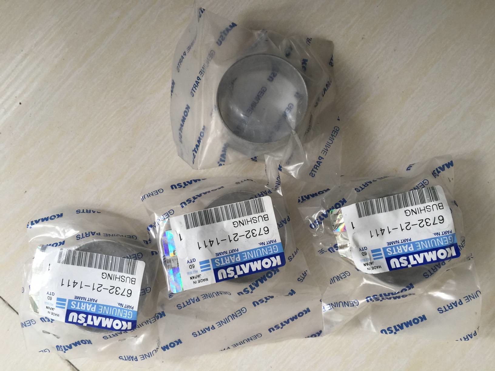 Part No. : 6732-21-1411 Bushing use for komatsu pc220-7 pc200-8 CYLINDER BLOCK