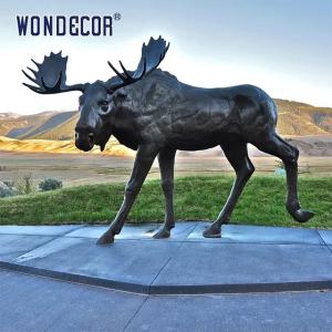 China Garden Art Crafts Custom Bronze Sculpture Moose Shape For Parks Decoration factory