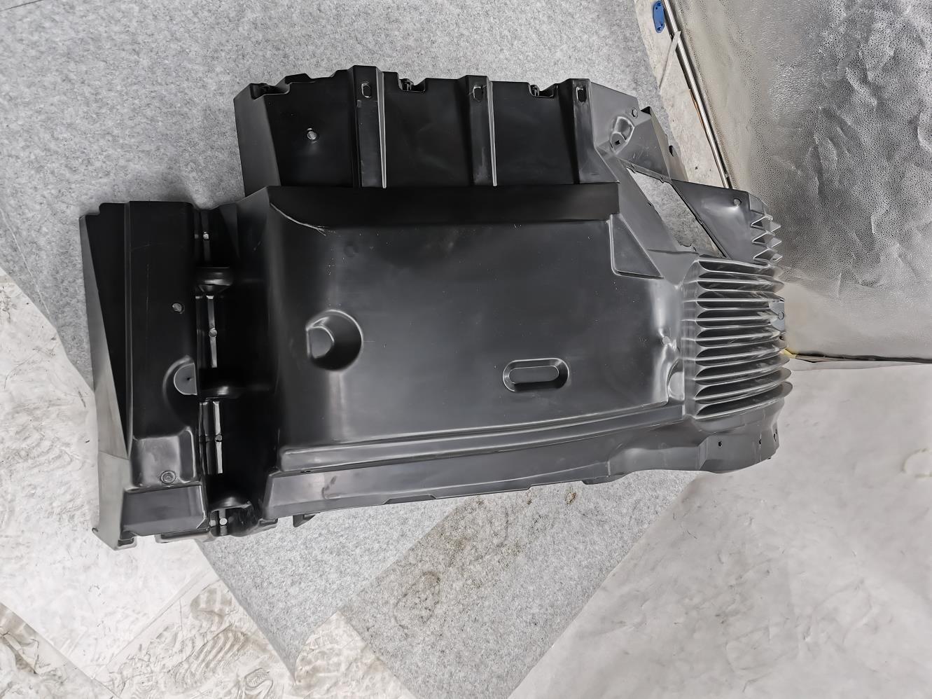 Steel Mud Guard Right Fender for SINOTRUK HOWO SITRAK C7H G7H T5G Truck Parts 2005- Year Suitable