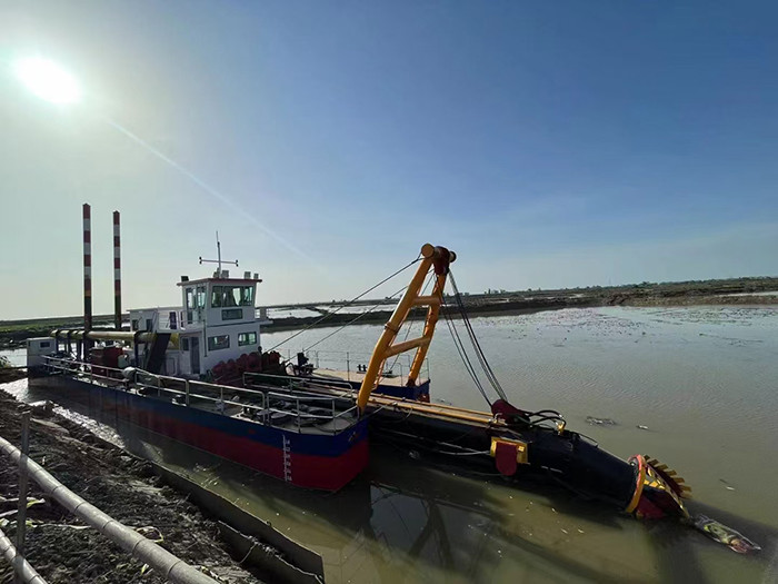 100cbm Model Customizable Small Sand Dredging Ship For Mud Dredging Boat