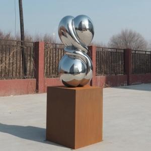 China Mirror Polished Steel Twisted Sculpture From Sculptor Richard Hudson factory
