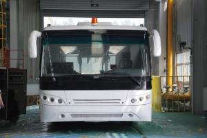 China 4 Stroke Diesel Engine Airport Coach , 102 Passenger Airport Shuttle Bus factory