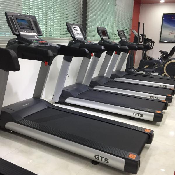 China Professional Commercial Gym Treadmill , Gym Exercise Running Machine Self Propelled factory