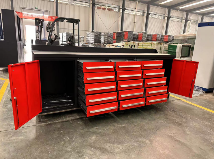 15-Drawer Workshop Tool Chest of Drawer for Garage Organization Silver Metal Tool Box