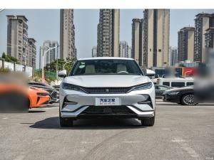 China 662km Driving Range Excellent Intelligent Driving Customized Pure Electric SUV for 2025 Model factory