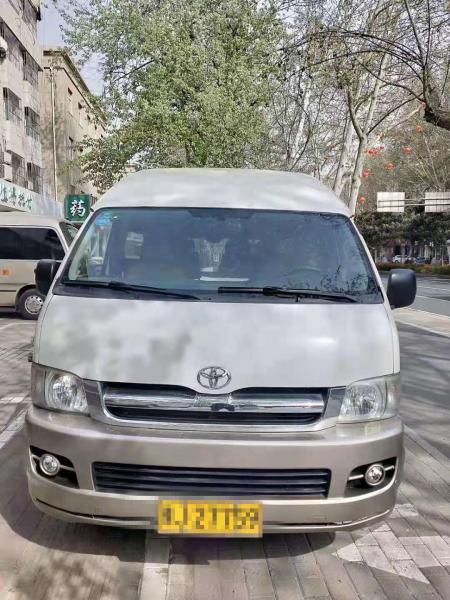 2007 Year 13 Seats Gasoline Toyota Hiace Used Mini Bus With Luxury Seat