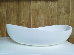 China UV Resistance Table Top Counter Wash Basin Long Service Life factory