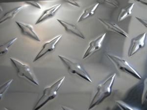 China Anti Skidding 2mm Aluminium Checker Plate Sheet For Boat Floor SGS Approval factory