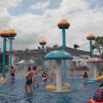 Mushroom Group Spray Park Equipment , Customized Fiberglass Water Slide for