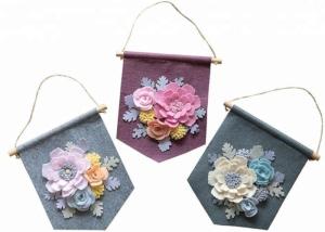 China Handmade Felt Wall Hanging Banner Decorative 9.5*9.5 Inch With Flower Decor factory