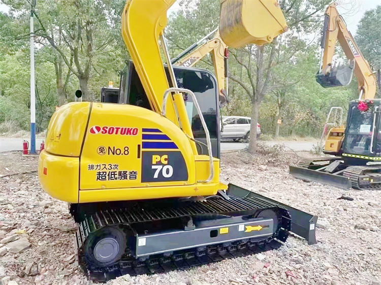 Original 7 Ton Mini Used Komatsu PC70-8 Excavator in Shanghai with 435 Working Hours