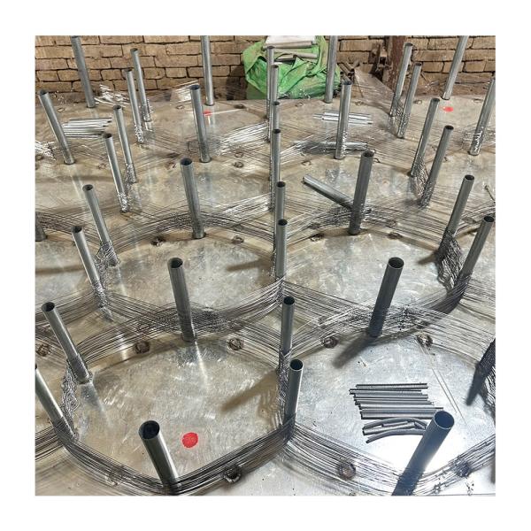 China Galvanized Steel Tank Barrier Net Wound Tank Tracks Plain Weave Wire Mesh Custom Carbon Steel Russia factory