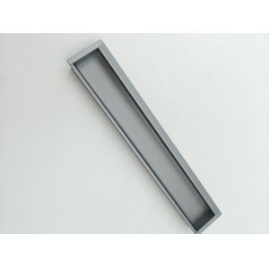 Modern, simple embedded handles – available in dark colors. Ideal for use in