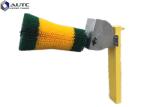 OEM Cattle Scratching Brush Hourglass Shape Farm Dairy Easy Installation