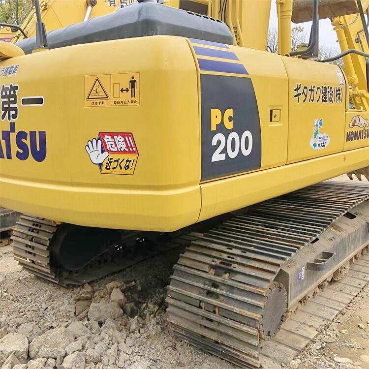 Japan Used Komatsu PC200-8 Excavator Original Hydraulic Valve Cummins Engine Second Hand