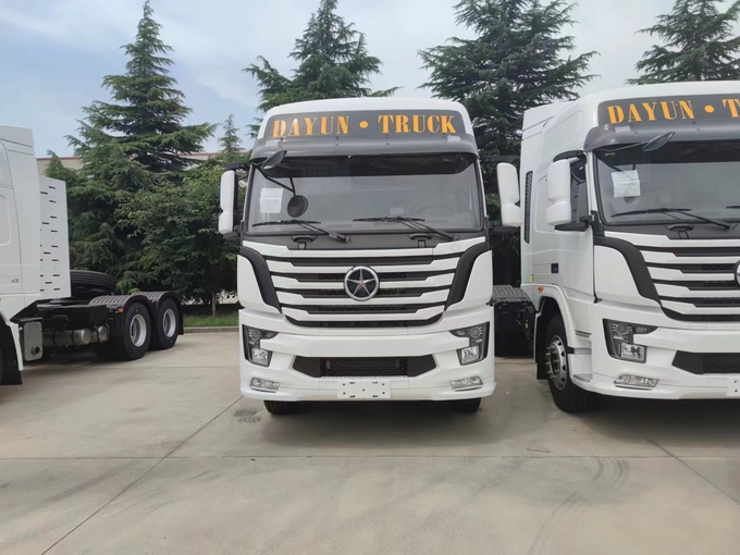 Tractor Trucks 6x4 Dayun Prime Mover CNG Cruising Range 800km Euro 3 Emission 400hp