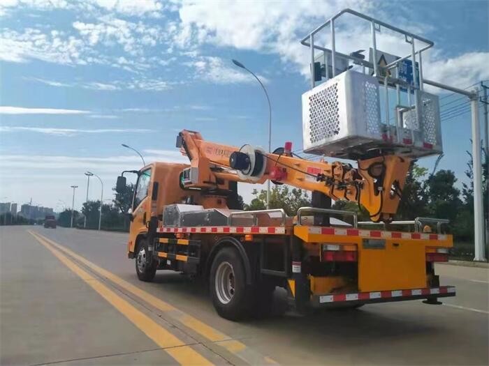 3.5T Rear Axle Loading Aerial Work Platform For Truck - QuanChai Q23-132E60 Model