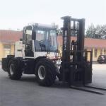 Diesel Powered Off Road Forklift 5T 4 Wheel Drive Forklift With Seated Operator