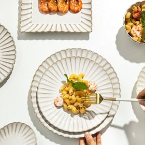 China Custom Porcelain Ceramic Plate Set For Restaurant Coffee Shops OEM ODM on sale