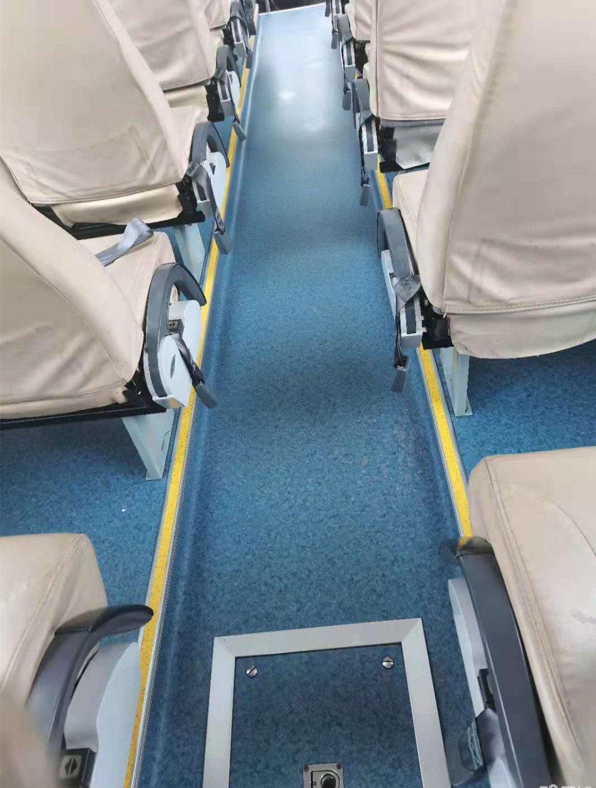 2013 Year 35 Seats Used Bus Used Yutong Bus ZK6888 Used Coach Bus LHD Steering Diesel Engines