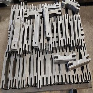 China DIN1683 GTB17 Lost Foam Casting Scraper For Engineering Machinery on sale