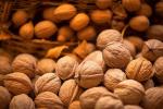 Fresh Raw Xinjiang 185 Walnut Light Amber Color In Shell Wholesale Price For