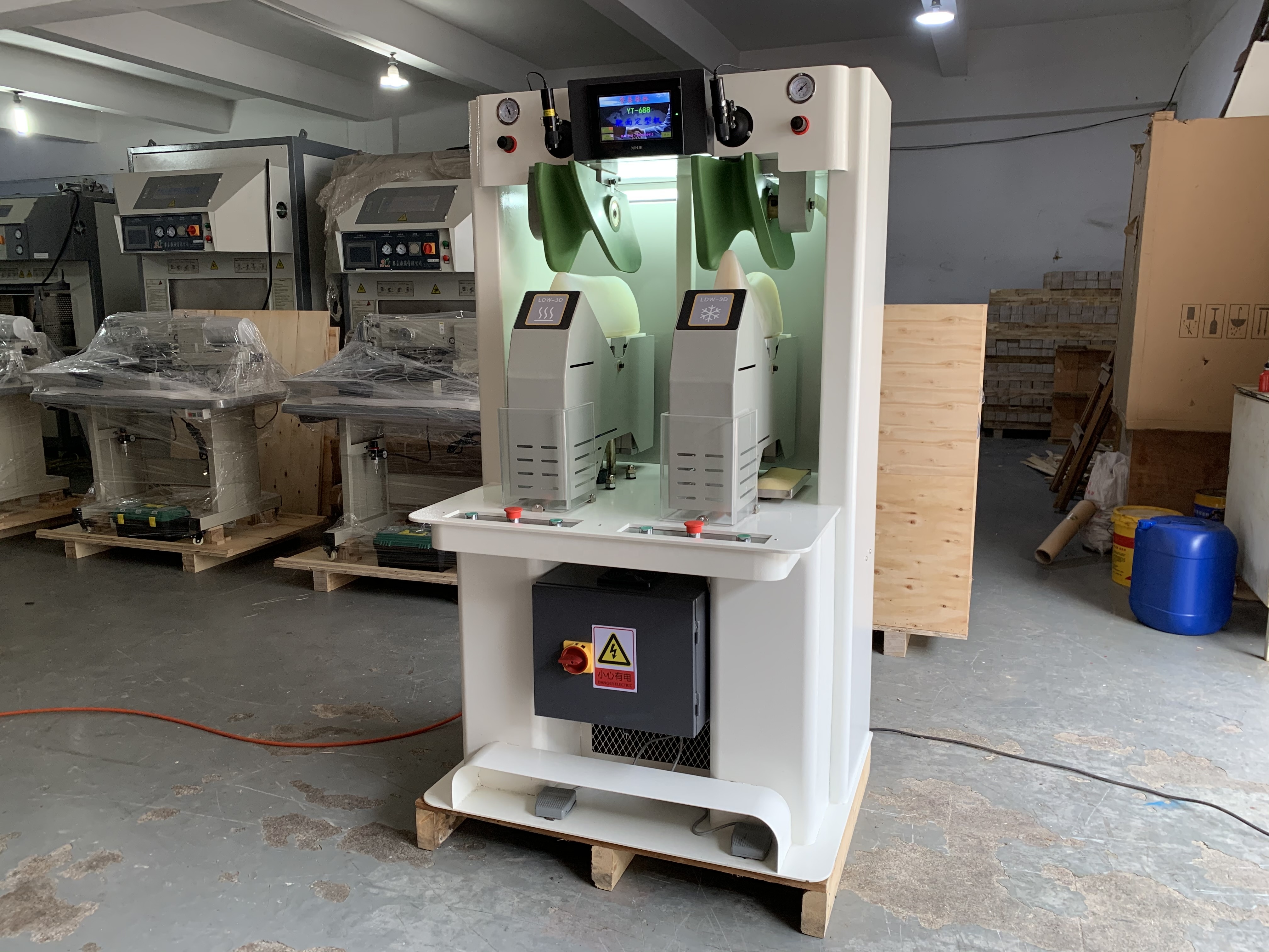 Newly Developed Perfectly Shaped Warped and Ironed Steam Heating Vamp/Uppers/Riding Boots Shaping Machine 970*890*1750mm