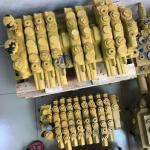 456-1837 471-5697 455-7947 ​​CAT305 306 307E2 Main Control Valve Driven By C2.4