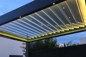 China Blade 260mm Louvered Pergola System Free Design Witn Blinds Aluminum Adjustable factory