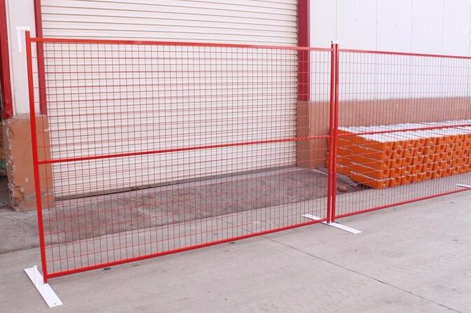 Canada Temporary Fencing Height6’/1830mm*Width12'/3650mm Powder Coated Pre-galvanized mesh spacing ,4"x12"/100x300*8ga