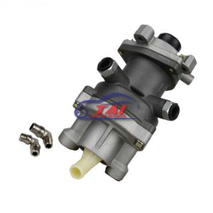 China Hino H500 Japanese Engine Parts Brake Master Cylinder 47160-3292 on sale