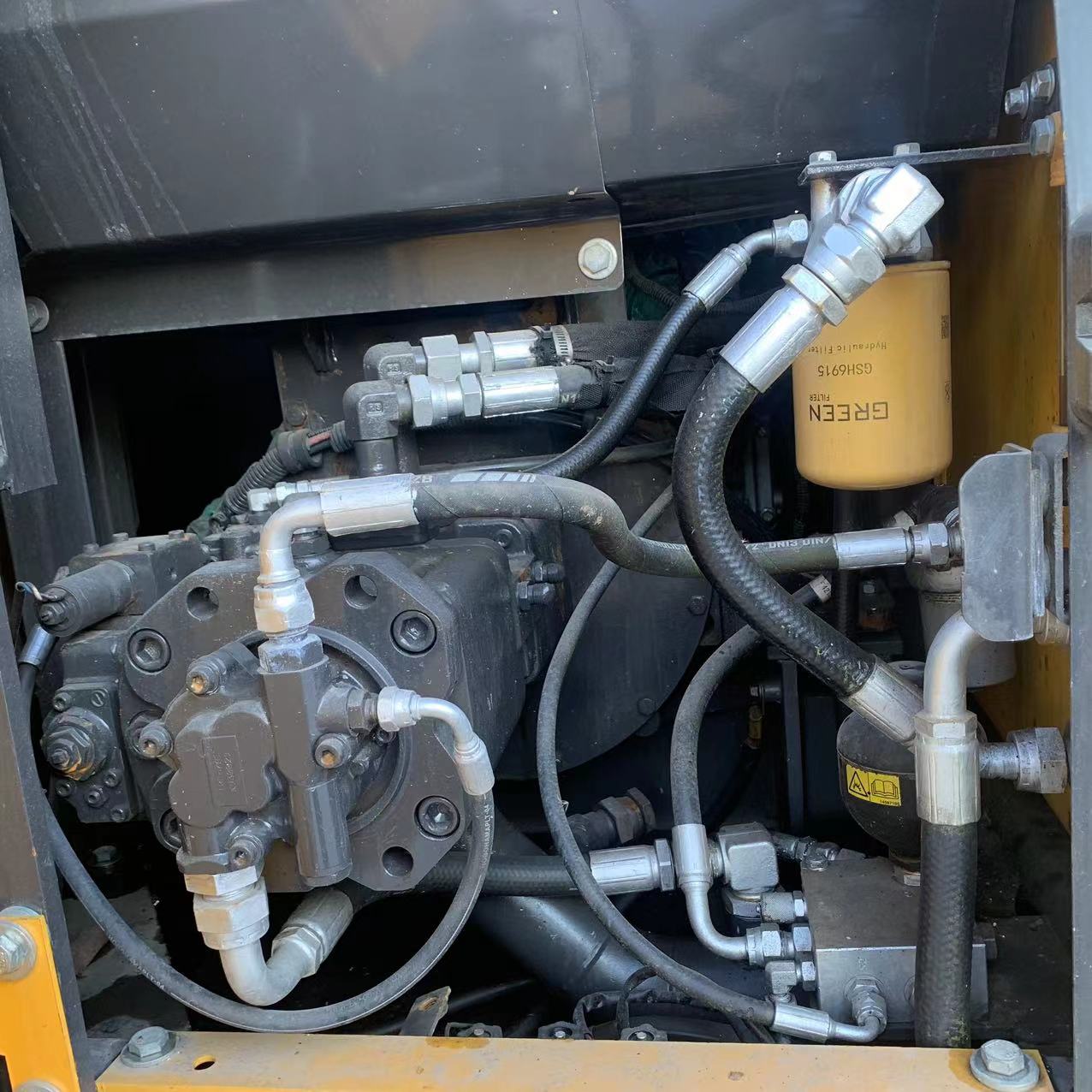 Volvo EC140 14 Ton Mini Excavator with ORIGINAL Hydraulic Cylinder 2018 Good Condition