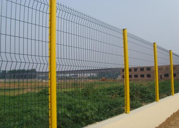 China Metal Galvanised Welded Mesh Fencing , Welded Wire Mesh Fence Easily Assembled factory