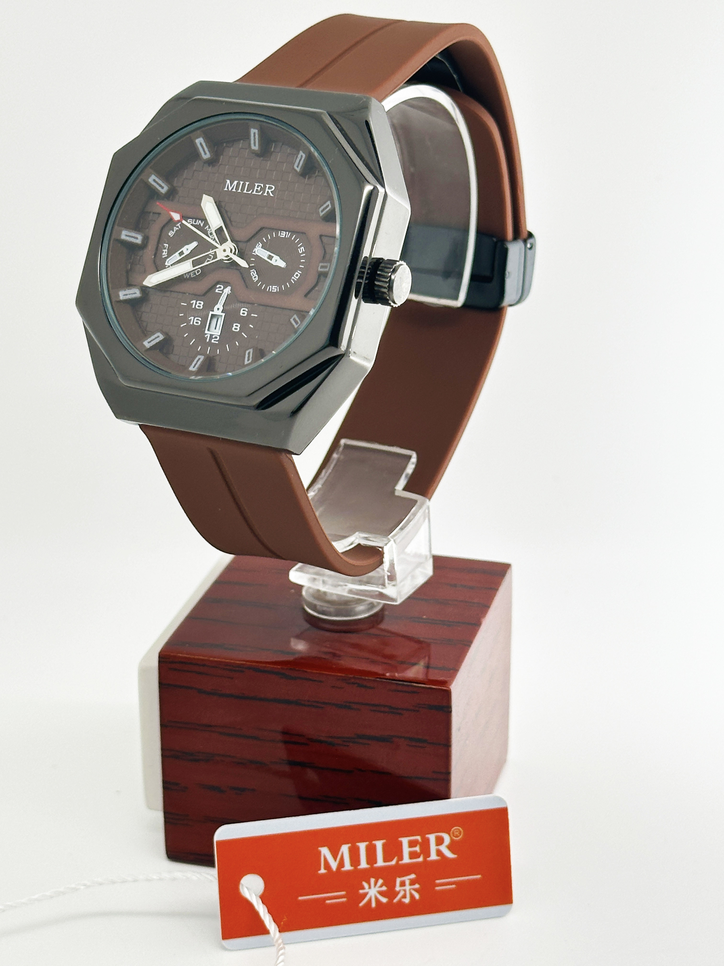 OEM / ODM Sporty Silicone Strap Waterproof Lady and Men Watch Couple Watch