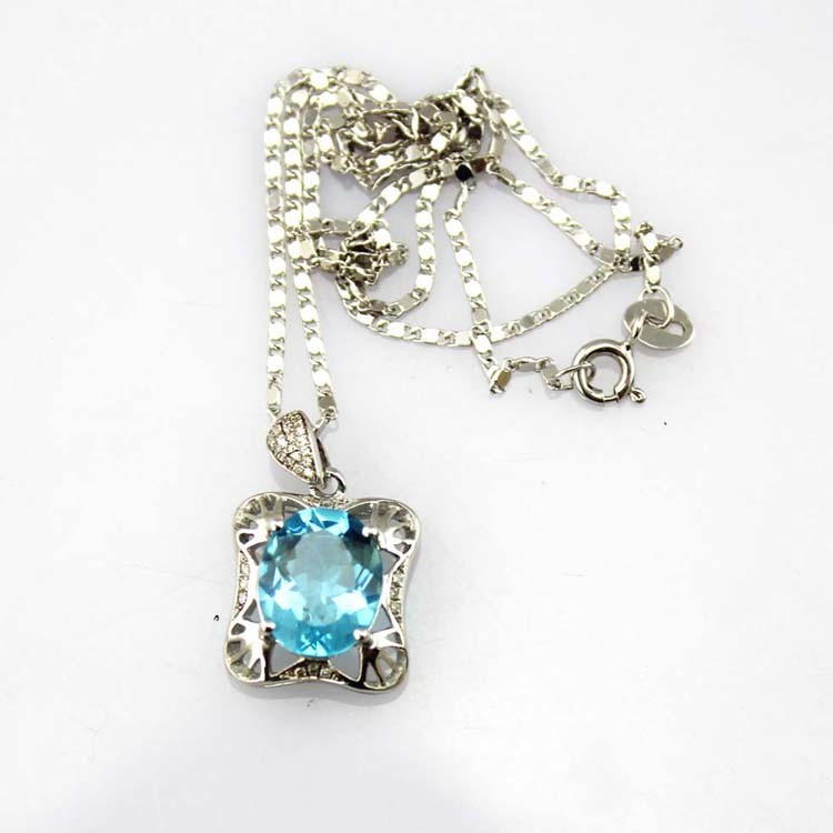 925 Sterling Silver Oval Garnet Cubic Zircon Pendant with Silver Chain (P11)