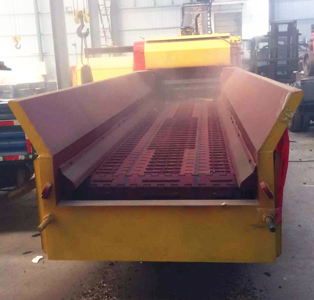 Diesel Wood Chipper Shredder Machine For Malaysia/Mobile Hardwood Crusher with 400HP engine