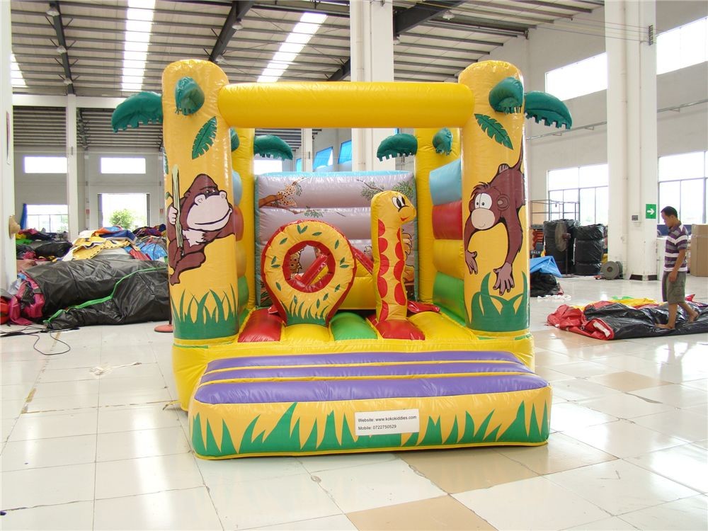 Popular Cartoon Giraffe Inflatable Bouncer Castle for Kids Indoor Inflatable Bouncy Castle