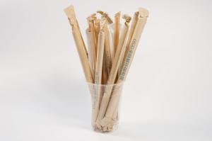 China 12x210mm Pointed Plant Based Plastic Straws With Paper Wrap Beverage Stores factory