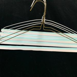 China Powder Coated Steel Wire Hangers 16 Inch Size 13.5 Gauge Diameter Durable factory