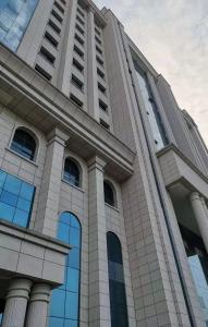 China Color Customized Architectural Curtain Wall Stone For Exterior Wall factory
