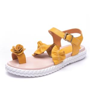 China S068 2020 summer new product retro handmade lace leather three-dimensional flower flat heel shrink buckle women sandals factory