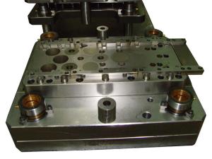 China Washer Blanking Punching Automotive Stamping Dies , Automotive Stamping Parts factory
