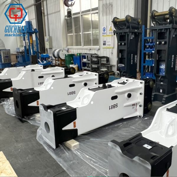Guchuan SB81 / GCB220 1978KG Box Type OEM Hydraulic Hammer for 18-26 Ton Excavator With 140mm Chisel