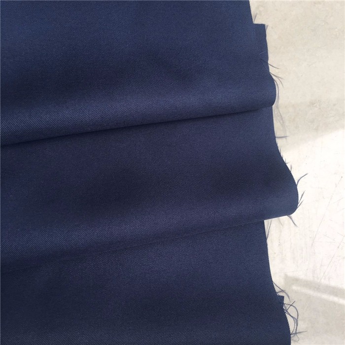150D 144F Soft Textured Polyester Woven 2/2 Twill Gabardine 180GSM Suiting Fabric